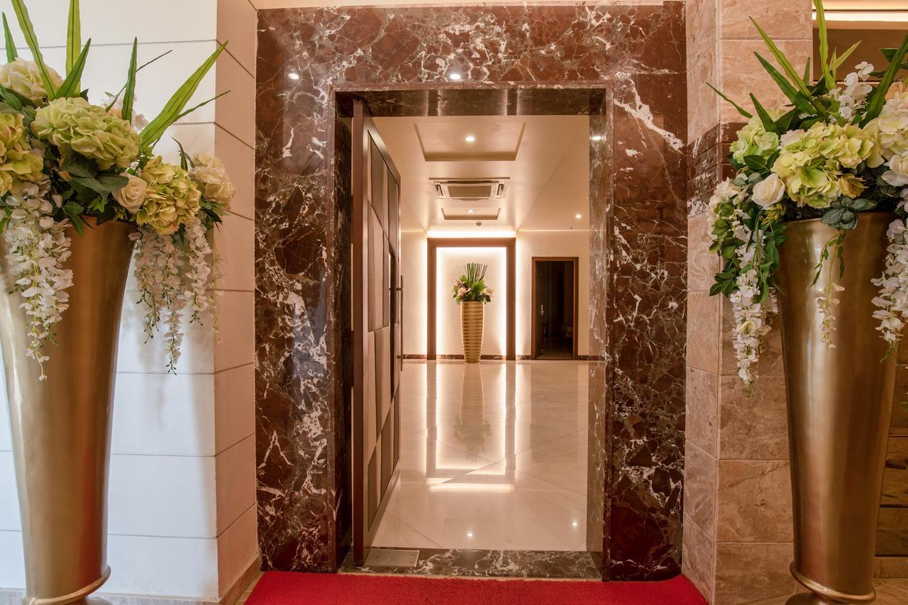 Oyo 4035 Spg Grand Hotel 3*