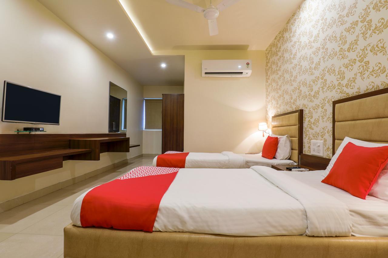 Oyo 4035 Spg Grand Hyderabad