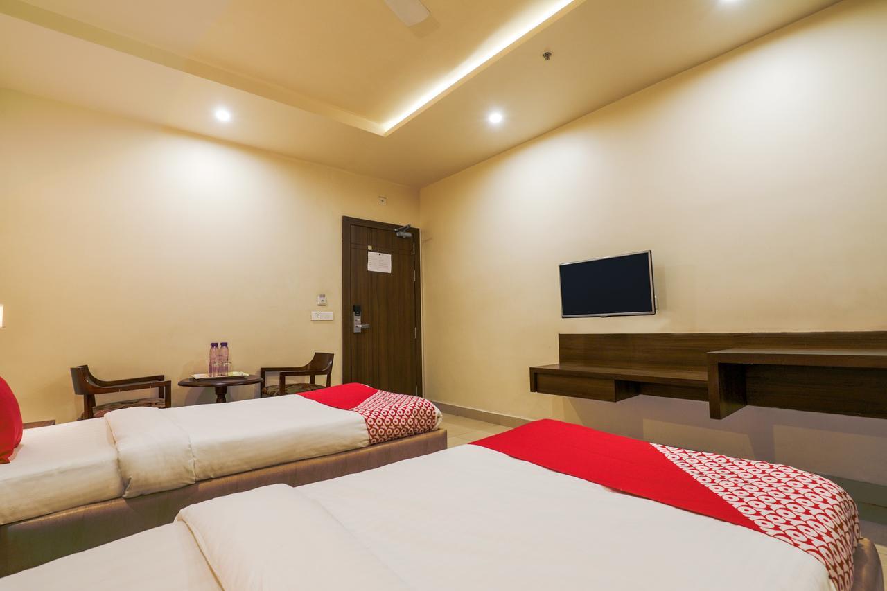 Oyo 4035 Spg Grand Hotel
